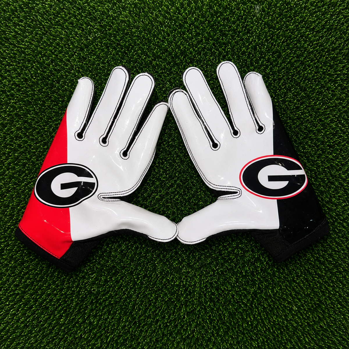 🏈 Georgia Bulldogs Football Gloves | Premium Grip | Game Day Edition